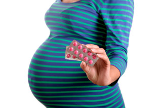 Prenatal care with vitamins